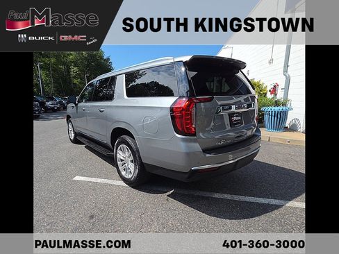 Used 2023 GMC Yukon XL SLT w/ SLT Premium Package AWD/4WD image 7