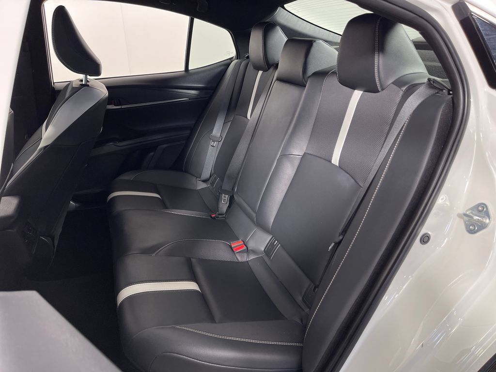 Used 2025 Toyota Camry SE FWD image 13
