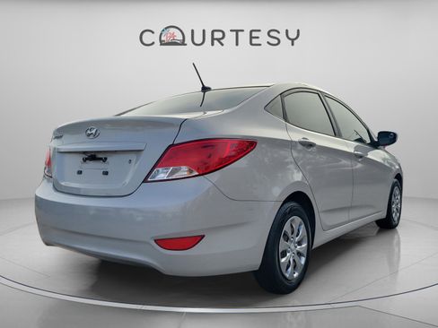 Used 2017 Hyundai Accent SE image 3