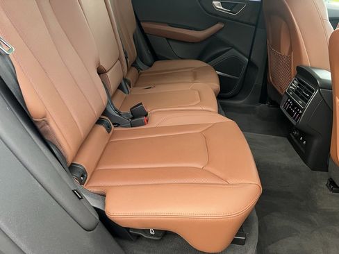 Used 2022 Audi Q8 Premium Plus w/ Premium Plus Package image 28