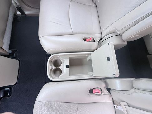 Used 2013 Toyota Highlander Limited image 34