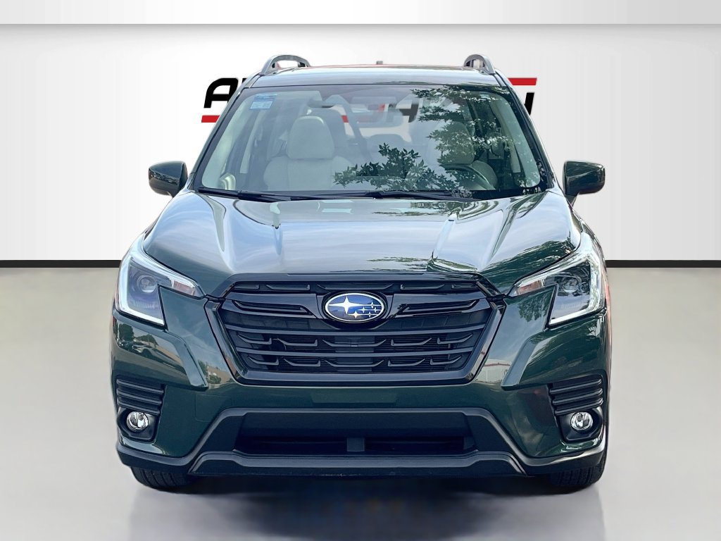 Used 2023 Subaru Forester Premium AWD/4WD image 2