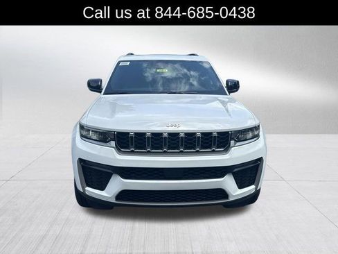 New 2026 Jeep Grand Cherokee Limited RWD image 2