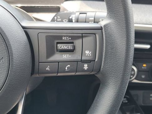 Used 2025 Nissan Kicks SV w/ Illumination Package FWD image 29