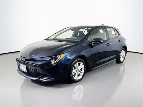 Used 2022 Toyota Corolla SE w/ SE Preferred Package FWD image 2