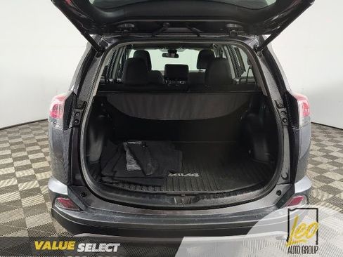 Used 2018 Toyota RAV4 XLE FWD image 7