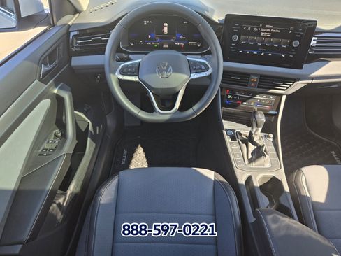 New 2026 Volkswagen Jetta SE FWD image 10