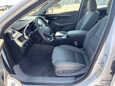Used 2017 Chevrolet Impala LS FWD image 16