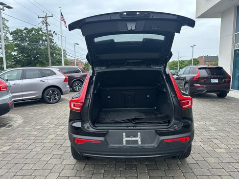 Used 2023 Volvo XC40 B5 Plus w/ Protection Package Premier AWD/4WD image 34