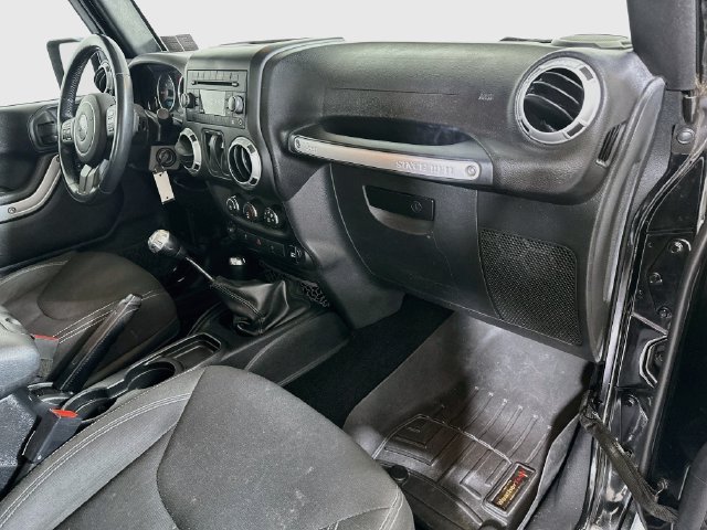 Used 2015 Jeep Wrangler Sahara w/ Connectivity Group AWD/4WD image 24