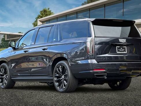 New 2026 Cadillac Escalade ESV Platinum Sport w/ LPO, ONYX Package image 6