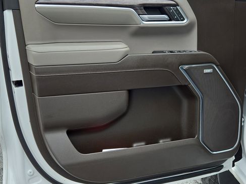 Used 2023 Chevrolet Silverado 1500 LTZ image 16