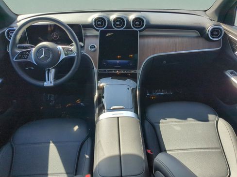 Certified 2025 Mercedes-Benz GLC 300 image 9