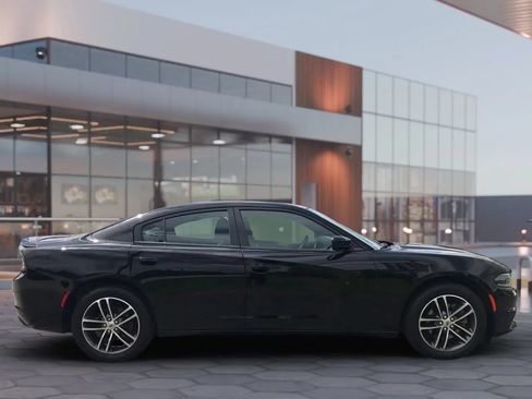 Used 2019 Dodge Charger SXT AWD/4WD image 4