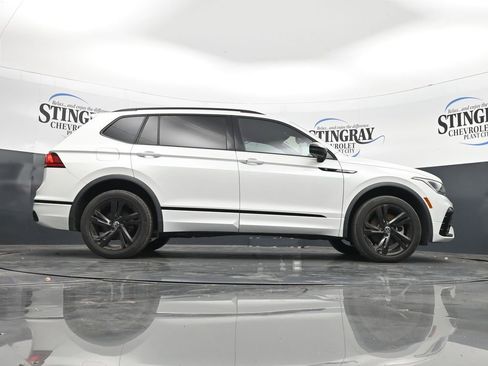 Used 2023 Volkswagen Tiguan SE R-Line AWD/4WD image 33