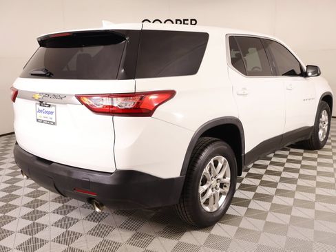 Used 2021 Chevrolet Traverse LS FWD image 20