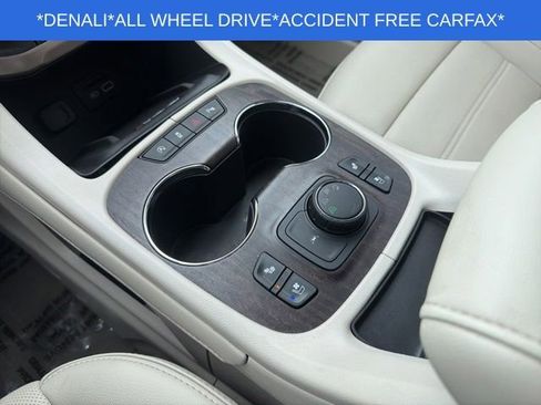 Used 2023 GMC Acadia Denali w/ Denali Ultimate Package AWD/4WD image 27