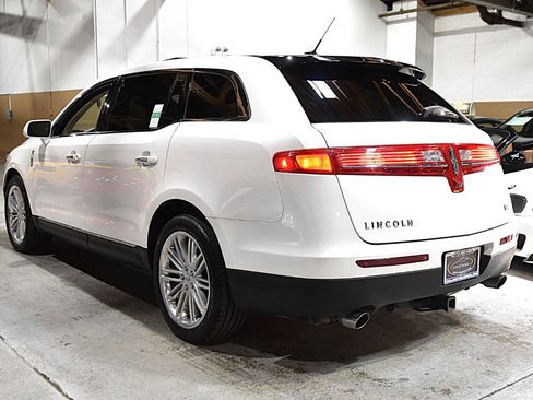 Used 2019 Lincoln MKT AWD image 9