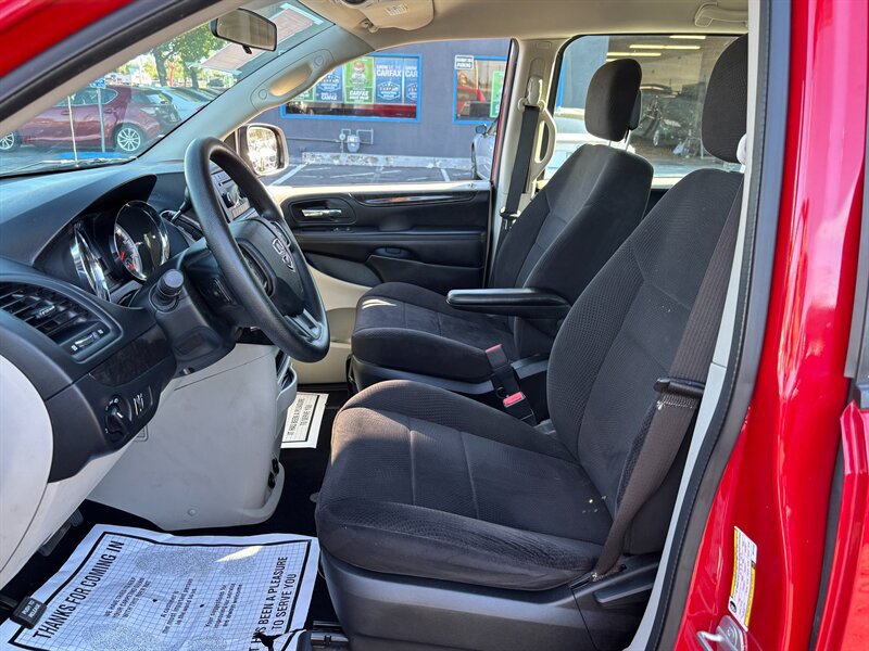 Used 2013 Dodge Grand Caravan American Value Package FWD image 8