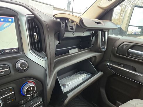 Used 2022 Chevrolet Silverado 2500 LTZ image 14