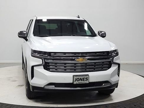 Used 2023 Chevrolet Suburban Premier RWD image 2