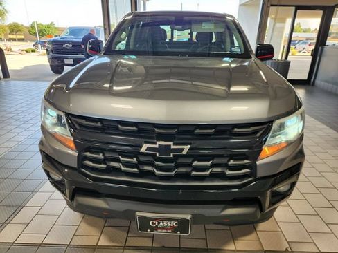 Used 2022 Chevrolet Colorado LT w/ Redline Special Edition RWD image 2