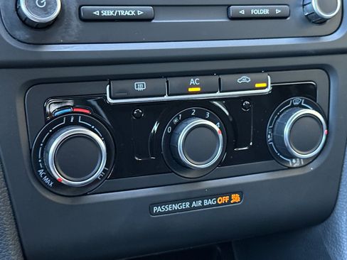 Used 2012 Volkswagen Golf 2-Door image 19