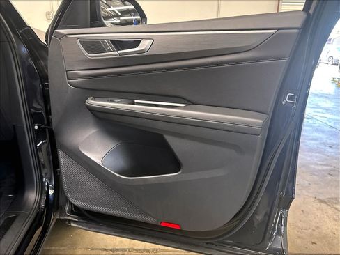 Used 2024 Volkswagen Atlas Cross Sport SE AWD/4WD image 30
