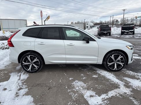 Certified 2024 Volvo XC60 T8 Ultimate w/ Protection Package Premier image 5