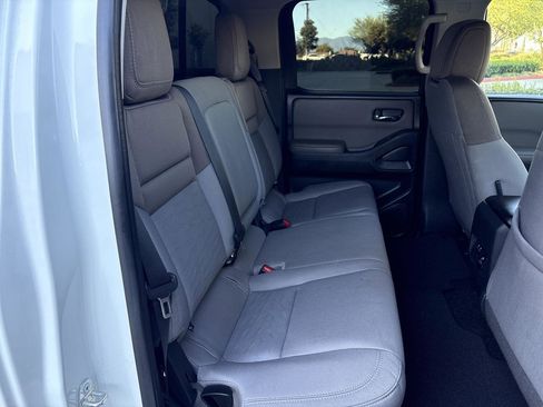 Used 2023 Nissan Frontier SV w/ SV Convenience Package image 14