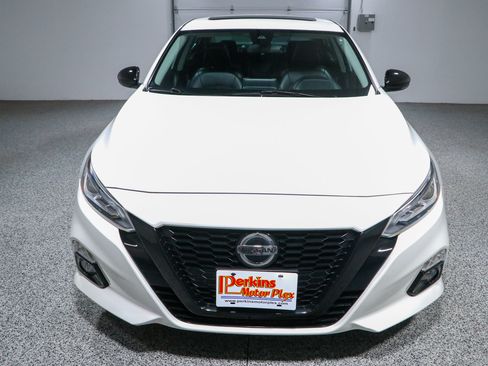 Used 2022 Nissan Altima 2.5 SR w/ Midnight Edition Package FWD image 4