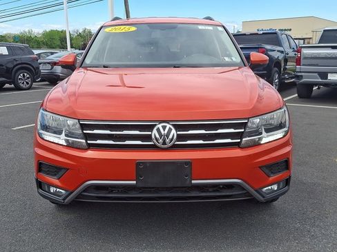 Used 2018 Volkswagen Tiguan SE w/ 18" Alloy Wheels Package FWD image 2