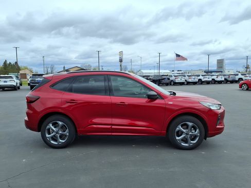 Used 2024 Ford Escape ST-Line w/ Tech Pack #1 AWD/4WD image 7