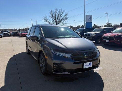 Certified 2026 Honda Odyssey Touring image 3