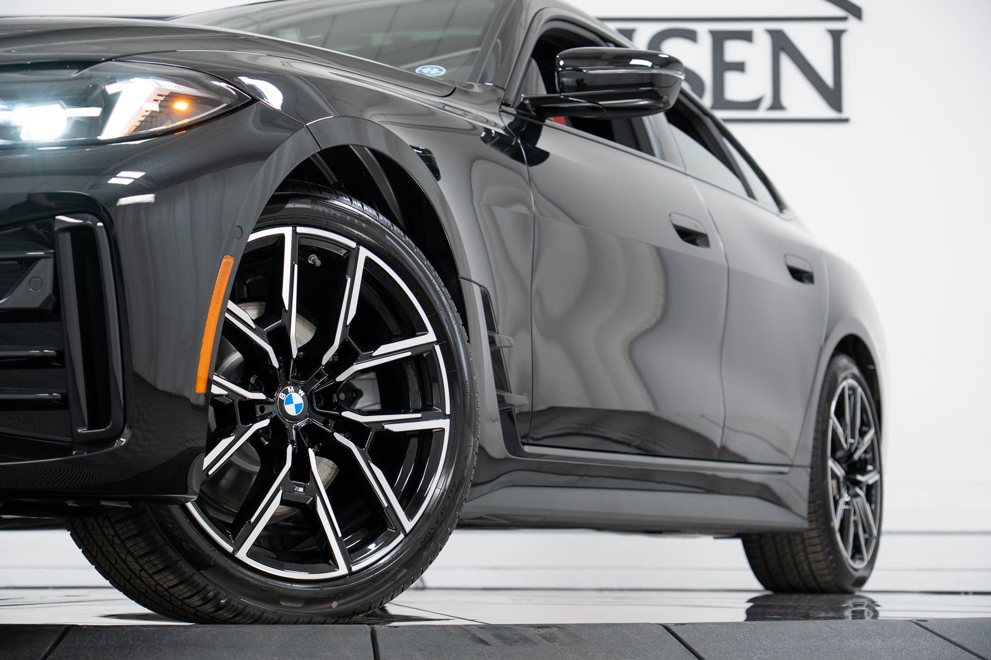 New 2026 BMW 430i xDrive w/ M Sport Package AWD/4WD image 26