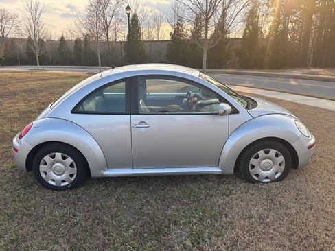 Used 2007 Volkswagen Beetle Coupe w/ Year End Package image 5