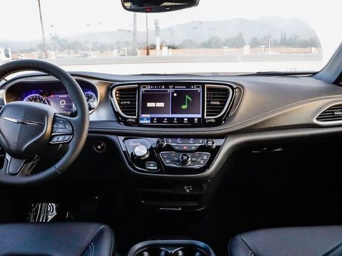 New 2026 Chrysler Pacifica Select w/ S Appearance Package image 13