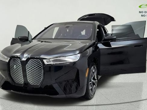 Used 2024 BMW iX xDrive50 w/ Premium Package AWD/4WD image 13