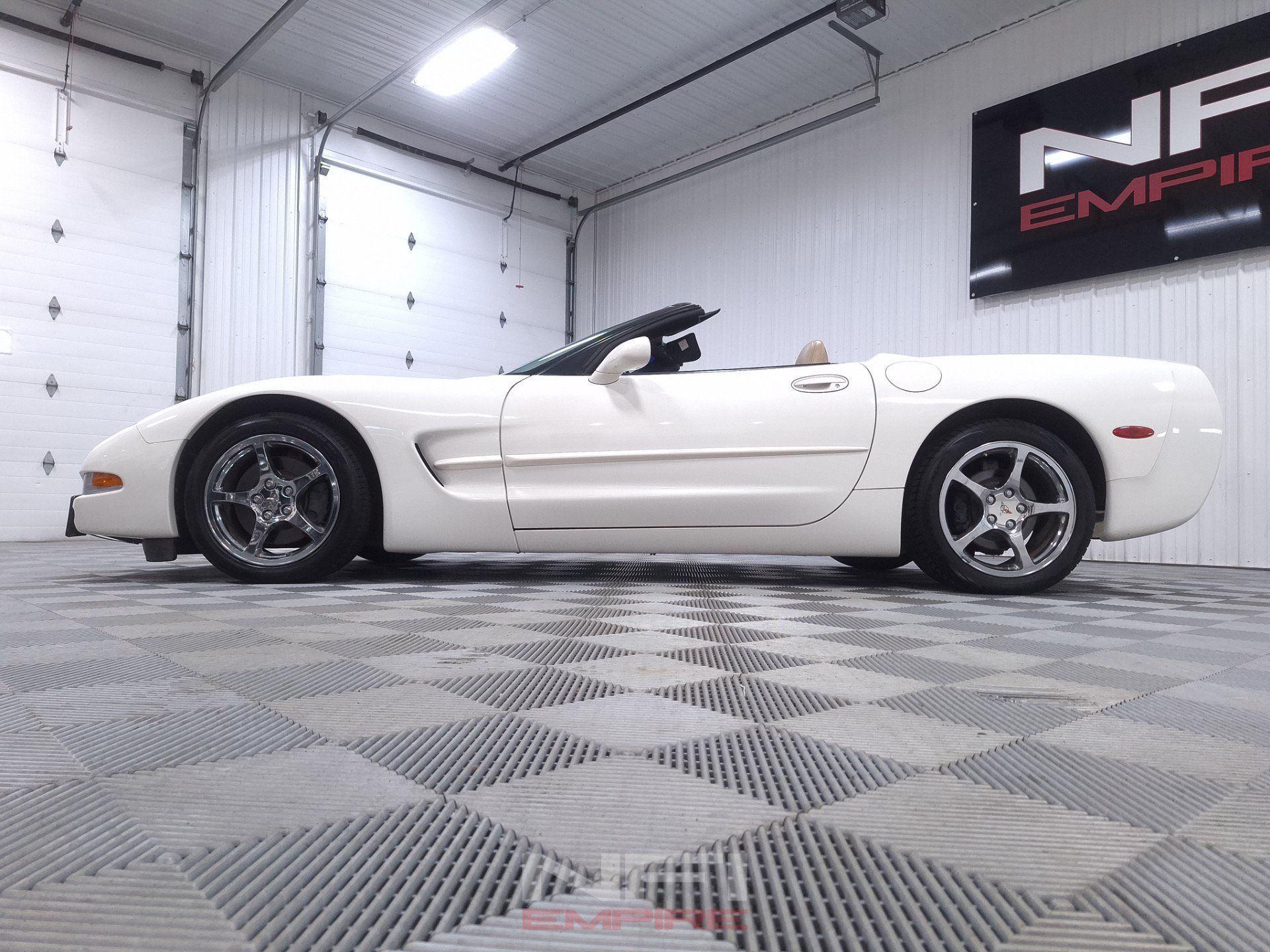 Used 2001 Chevrolet Corvette Convertible w/ Preferred Equipment Group2 RWD image 54