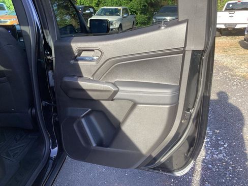 Used 2024 Chevrolet Colorado LT RWD image 8