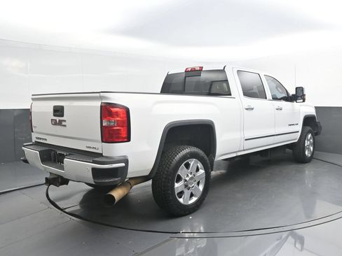 Used 2015 GMC Sierra 2500 Denali w/ Duramax Plus Package AWD/4WD image 7