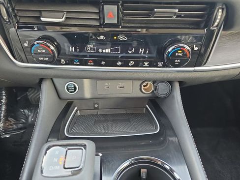 Used 2022 Nissan Rogue Platinum image 27