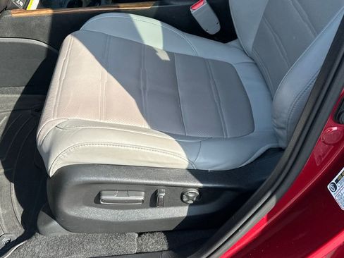 Used 2022 Honda CR-V Touring image 11