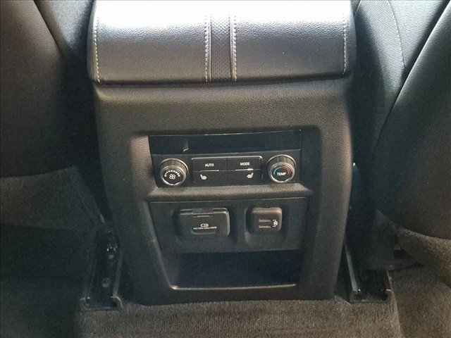 Used 2023 Chevrolet Traverse Premier w/ Redline Edition AWD/4WD image 17