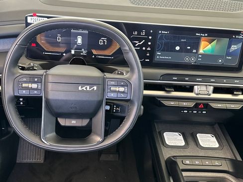 Used 2027 Kia Telluride LX FWD image 15