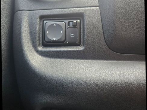 Used 2014 Nissan Versa Note SV w/ Sport Value Package image 26