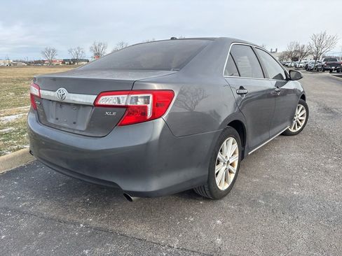Used 2014 Toyota Camry XLE image 9