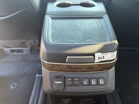 New 2026 Toyota Sienna Platinum AWD/4WD image 17
