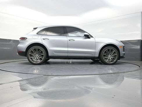 Used 2019 Porsche Macan AWD/4WD image 38
