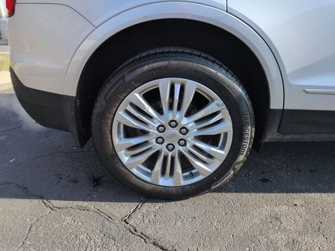 Used 2018 Cadillac XT5 Premium Luxury image 12